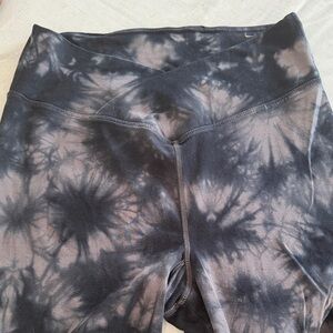 PINK Victoria's Secret Black and Gray Leggings